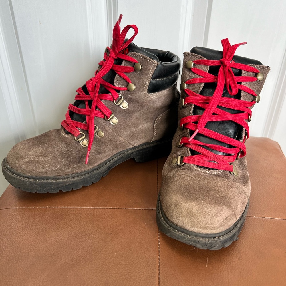 Columbia Hiking Boots - kids 5 - good condition